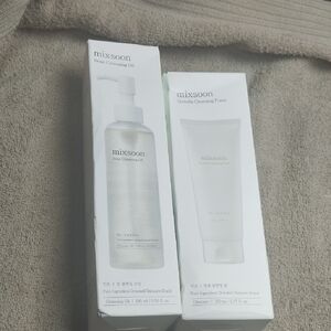 Mixsoon Bean Cleansing Oil and Centella Foam - White